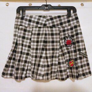 Rue21 Black White Plaid Pleated Skirt M Grunge Punk Alt Streetwear Y2K Patches